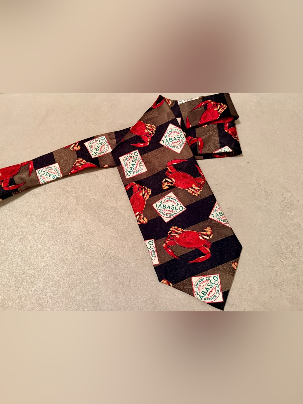 Tabasco Hot Pepper Sauce Crabs 100% Silk Neck Tie EUC !